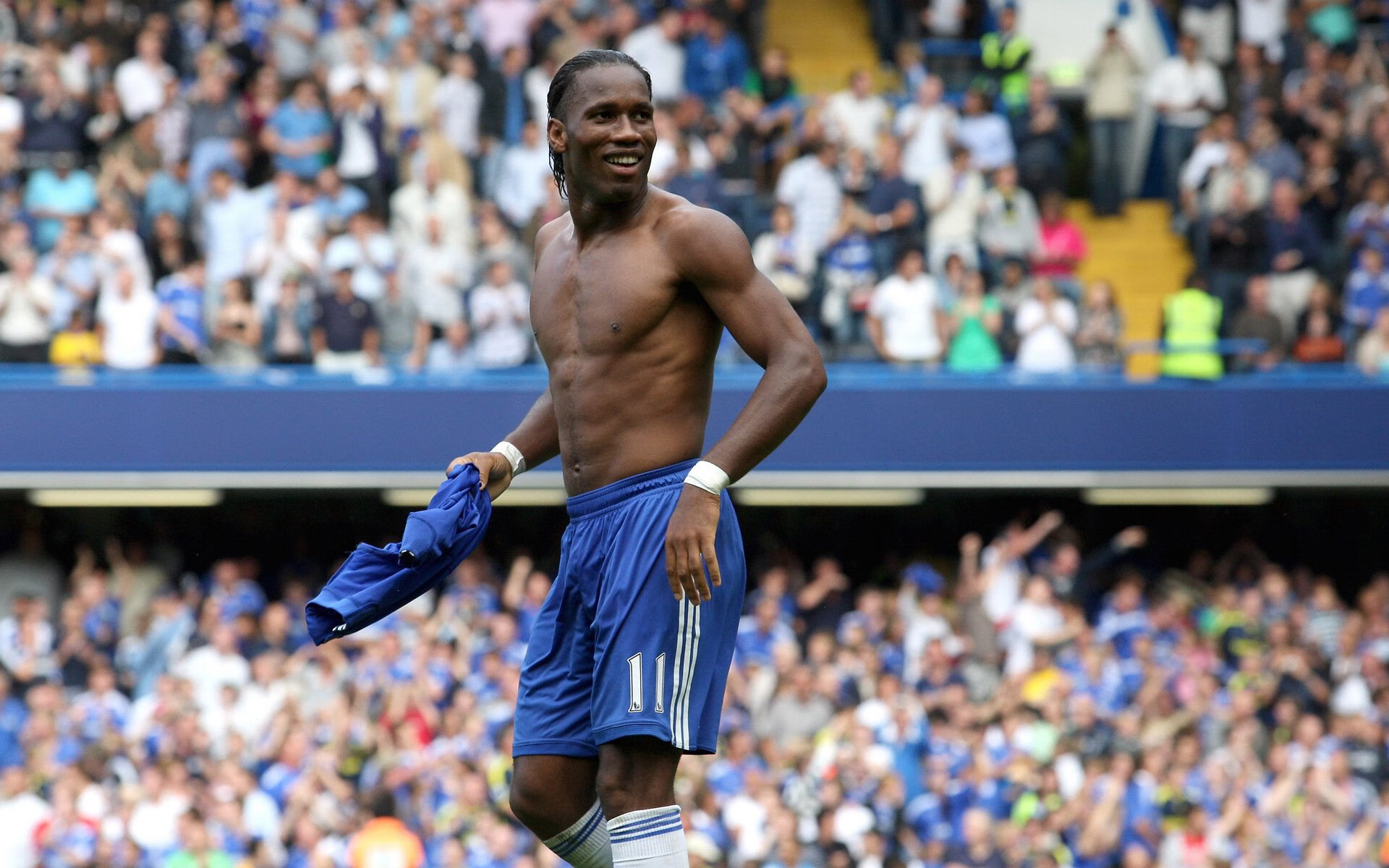 欧冠小组赛：多特死守全场 一球小胜巴萨抢得晋级主动